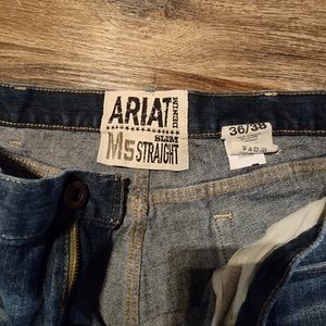 Ariat M5